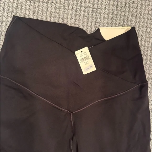 🖤AERIE OFFLINE CROSSOVER LEGGINGS🖤 - Picture 7 of 10